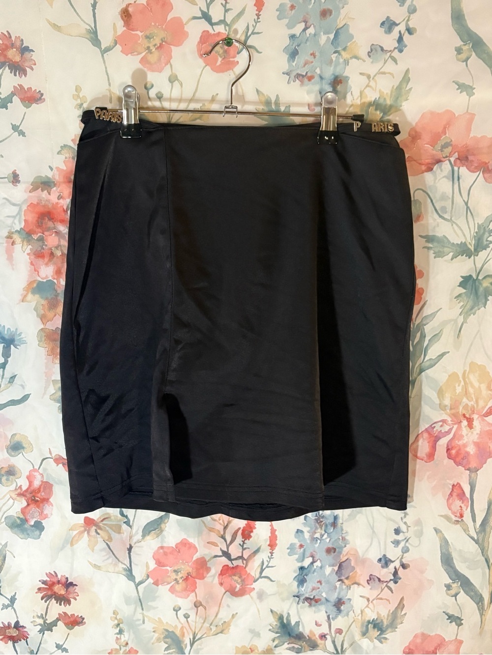 Vintage Women's Black Pencil Skirt - Sleek Design